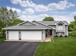 1647 Greenway Ave, Shakopee, MN 55379
