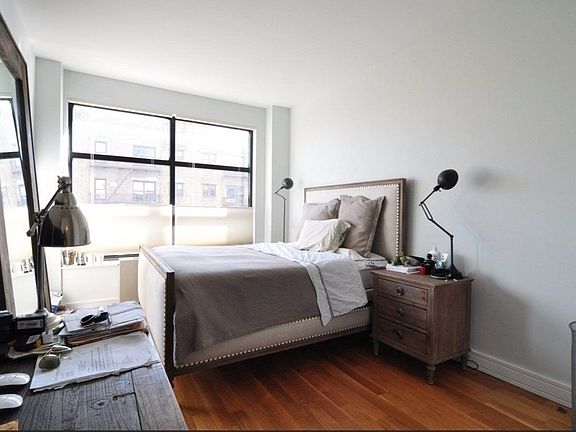 3rd image of 527 Lincoln Pl APT 202