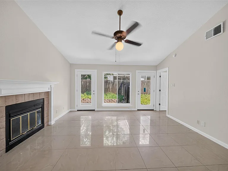 339 Fantail Loop #B — Photo 13