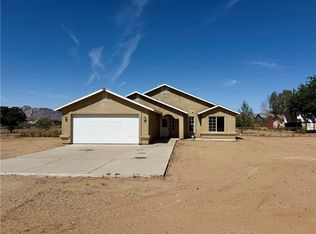 1045 S Teddy Roosevelt Rd, Golden Valley, AZ 86413