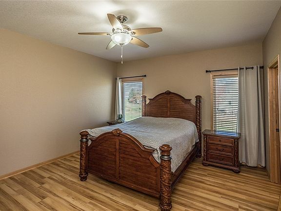 4th image of 4511 163rd St