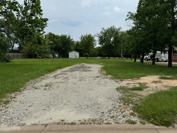 344 E Pennsylvania Ave, Van, TX 75790