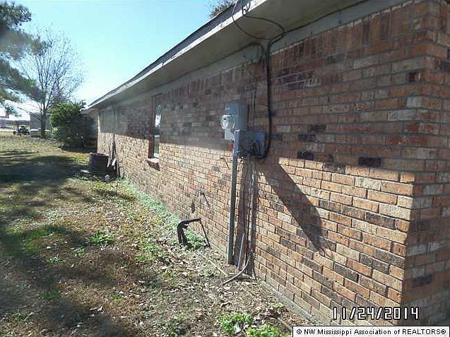 2nd image of 1040 Magnolia St