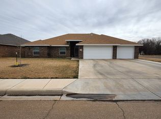 2601 Northglen Dr, Clovis, NM 88101