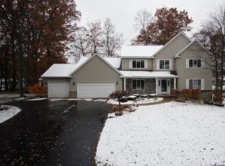 6315 Waldon Woods Dr, Clarkston, MI 48346