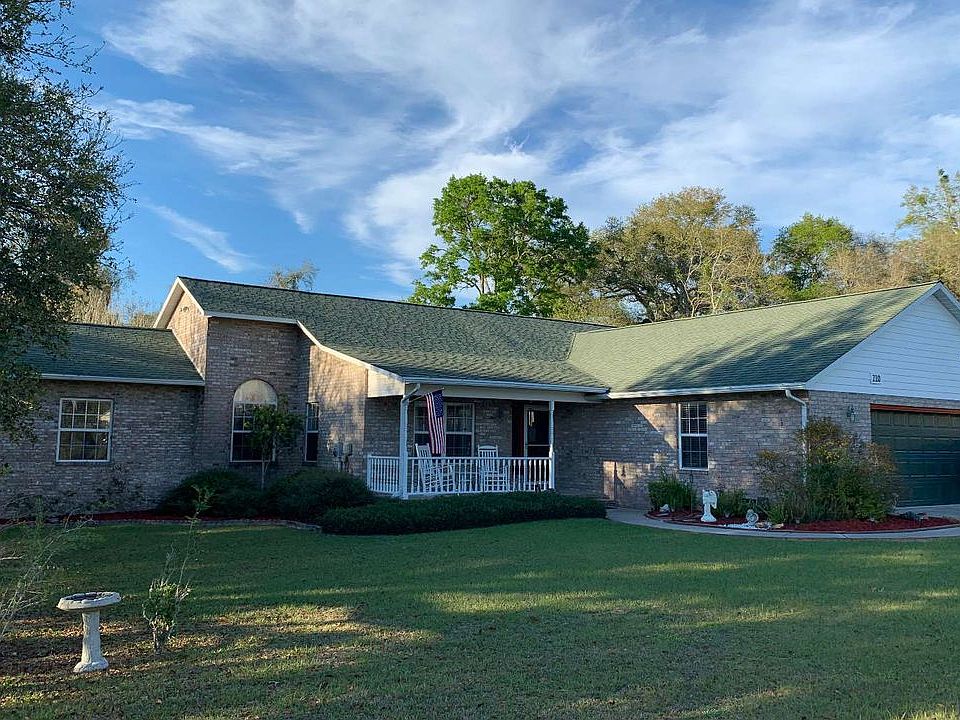 1st image of 210 SW Bullard Ct