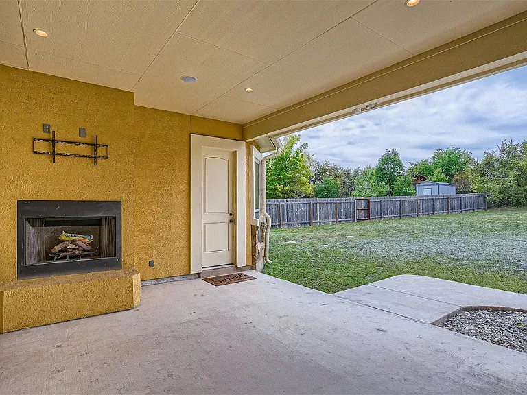15207 Nightingale Ln — Photo 24