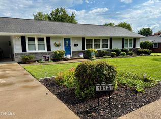 1912 Fairoaks Rd, Kingsport, TN 37664