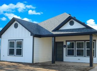 508 W Crawford St, Denison, TX 75020