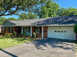 202 Collier Ln, Fulton, MO 65251