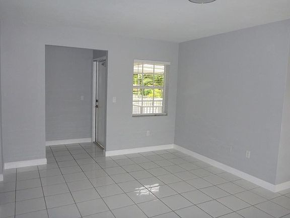 4th image of 6565 Santona St #B14