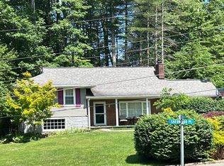 1400 Sherwood Pl, Oak Hill, WV 25901