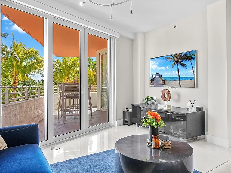 226 Ocean Dr #3C — Photo 2