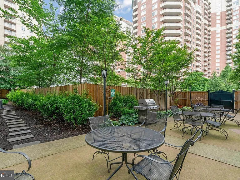 880 N Pollard St #824 — Photo 40