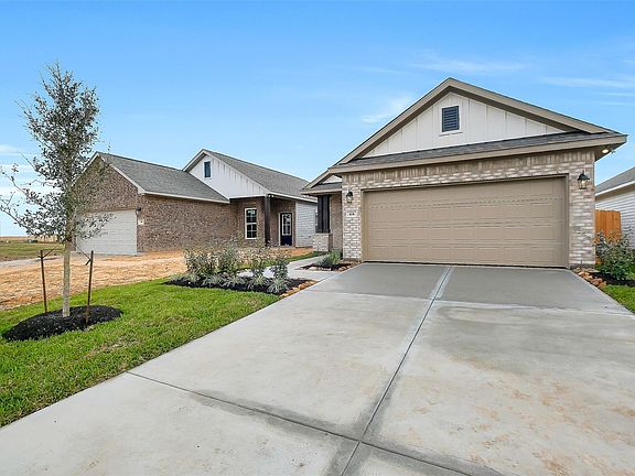 3rd image of 818 Countryside Glade Ln