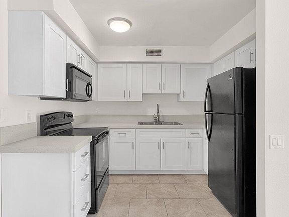 5th image of 3072 Sunflower Cir E