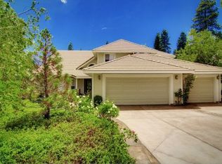 27553 Meadow Cove Ct, Lake Arrowhead, CA 92352