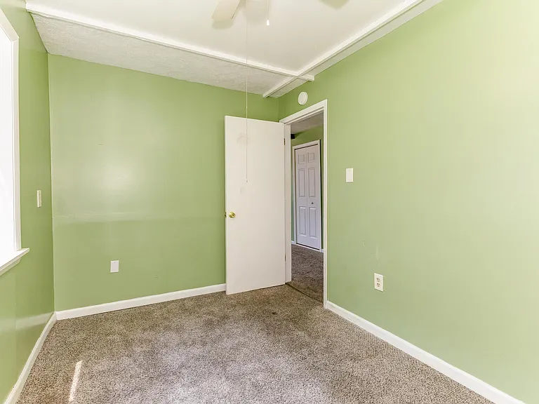 1052 3rd Ave #1 — Photo 5