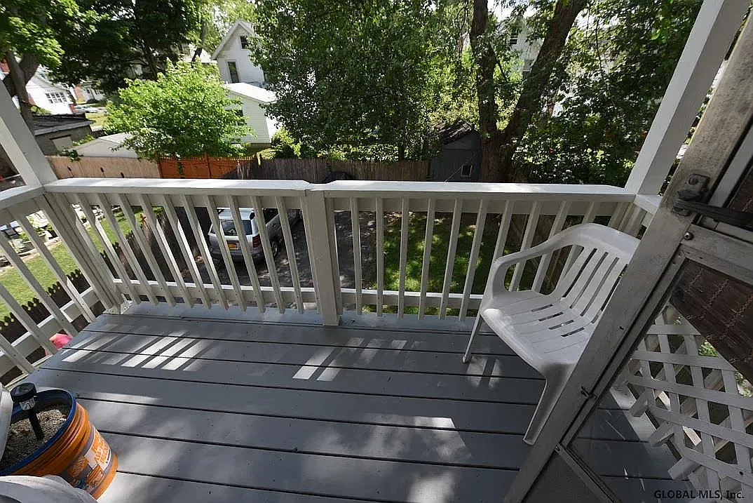 4 bed, 2338 sqft, $2,000 — Photo 4