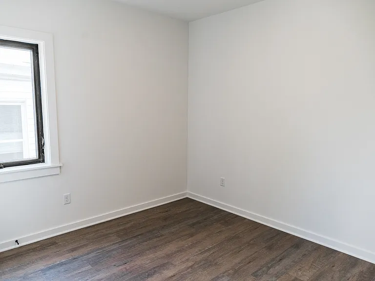 1260 Parkwood Ave — Photo 34