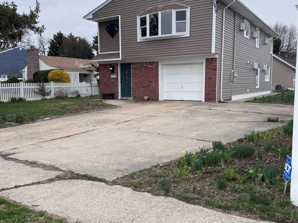 405 Massapequa Ave