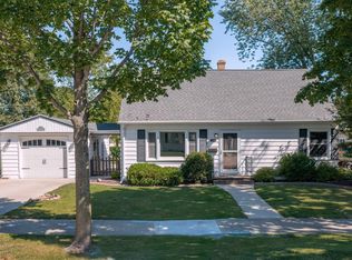 1130 Shadow Ln, Green Bay, WI 54304