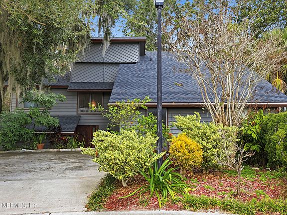 3rd image of 3526 BRIDGEWOOD Drive