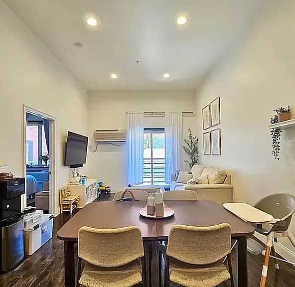 2309 Astoria Blvd #1R — Photo 2