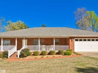 28 Spring Dr, Maumelle, AR 72113