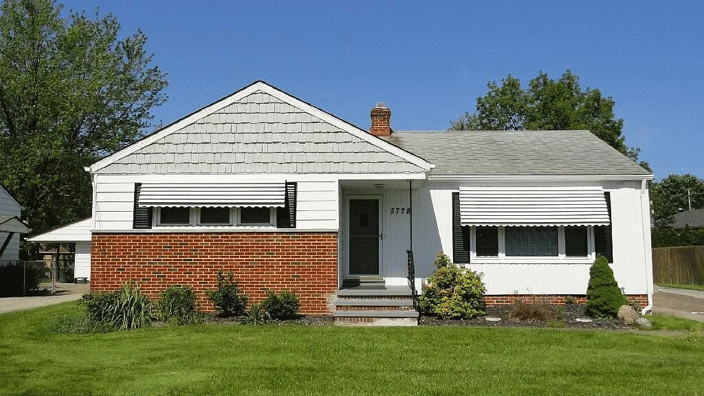5778 Stearns Rd photo 1