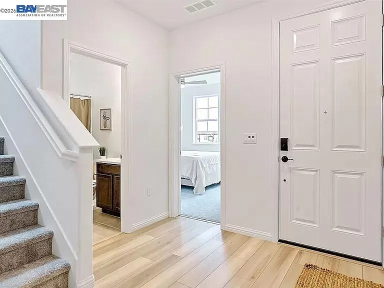 5 bed, 2817 sqft, $3,400 — Photo 3
