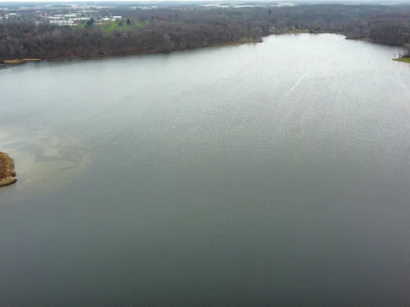 130 Lane 206 Fox Lk, Angola, IN 46703