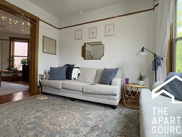 1315 W Melrose St #2 — Photo 2