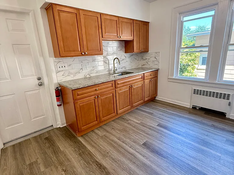 103 E Pleasant Ave #1 — Photo 5
