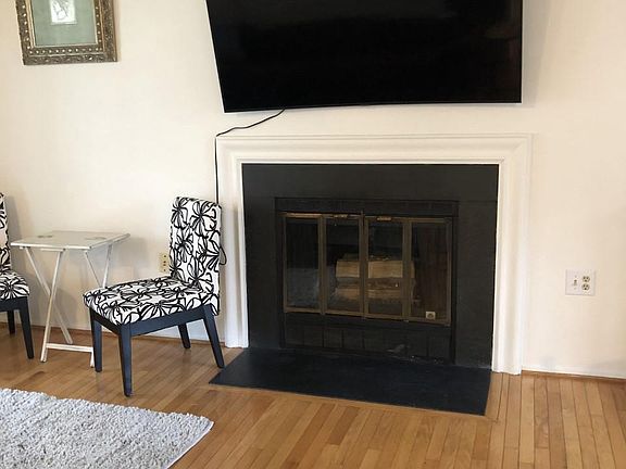 4th image of 10801 Adare Dr