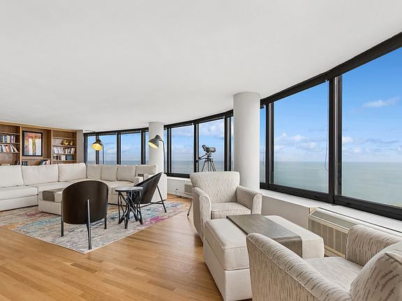 5th image of 155 N Harbor Dr APT 2512