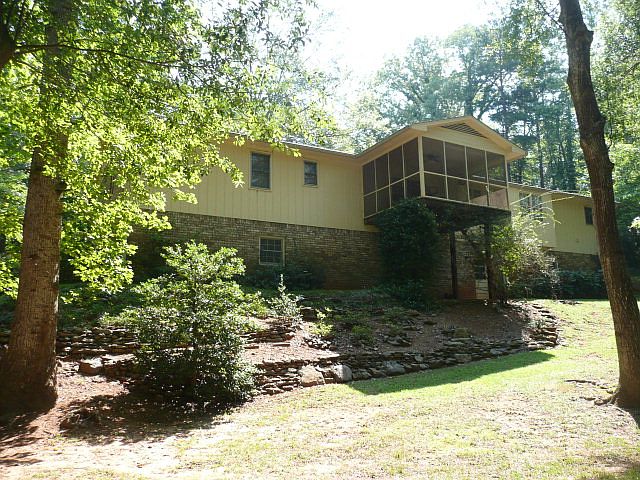 2nd image of 400 Caldwell Cir
