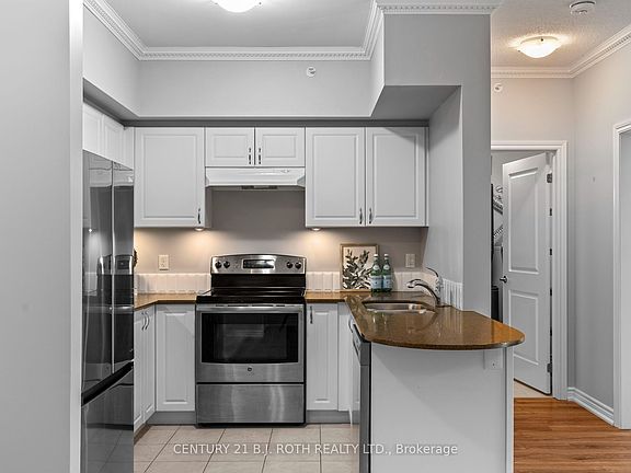 5th image of 7 Greenwich St #109