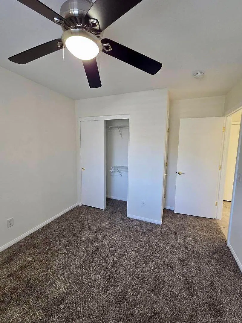 Stallion Mountain Single story Gated Community 3 bedroom for Rent — Photo 4