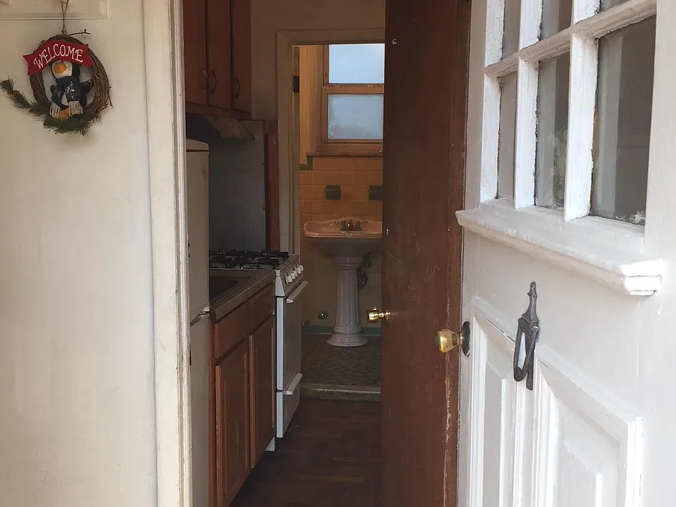 exterior entrance to Hall and interior entrance