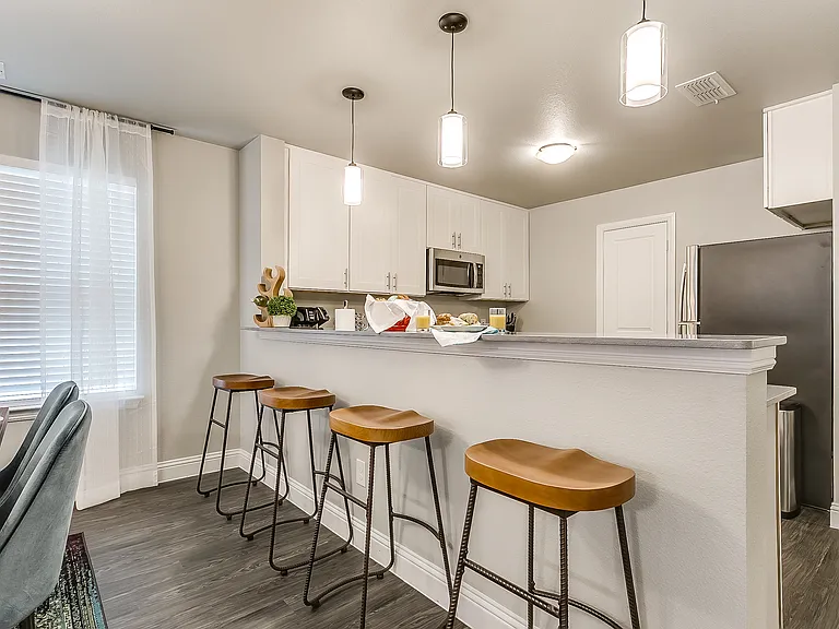 3905 Sheraton Rd — Photo 22