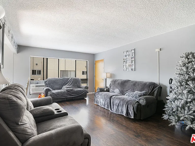 333 S Serrano Ave #5 — Photo 6