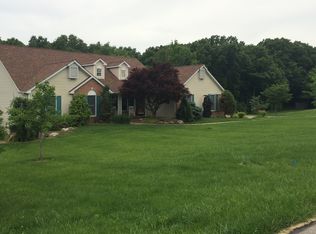 33 Jacks Cabin Dr, Defiance, MO
