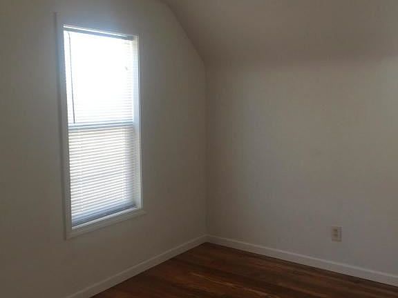 5th image of 305 N Rosemary St