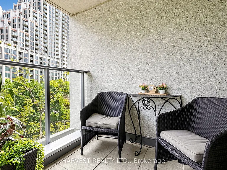 209 Fort York Blvd #380 — Photo 31