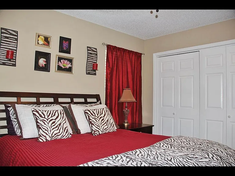 3245 W Parkway Dr — Photo 4