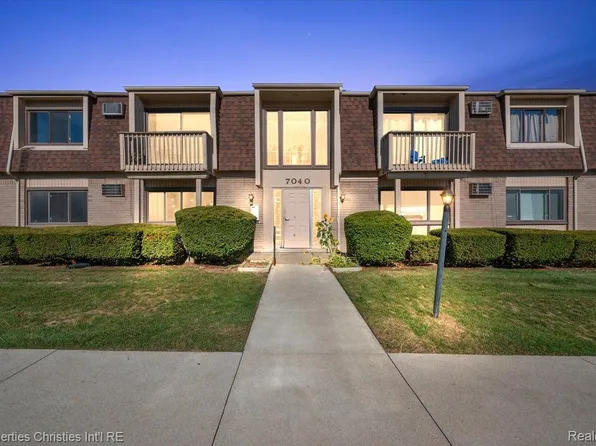 7040 Villa Dr APT 2, Waterford, MI 48327