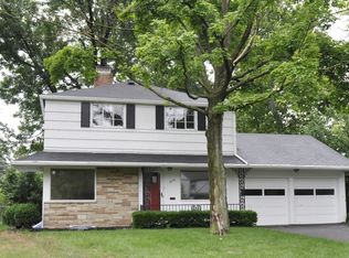 1856 Berkshire Road, Upper Arlington, OH 43221