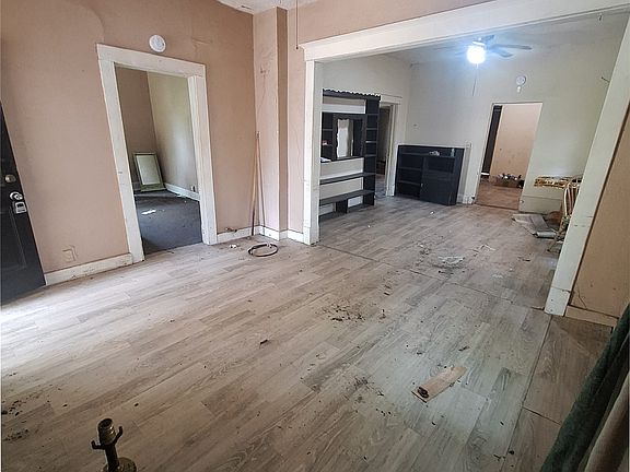 3rd image of 1220 Cherry St