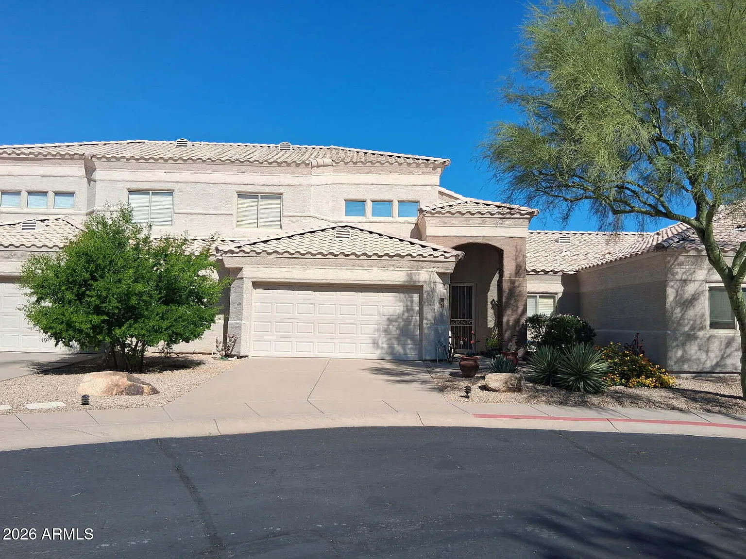 3 bed, 2.5 bath, 1504 sqft, $2,400 — Photo 1